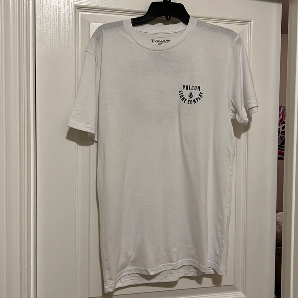 NWT Volcom Graphic Tee